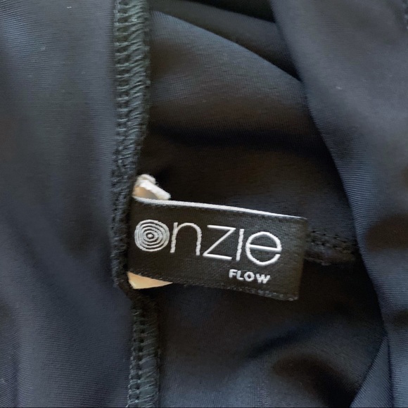 Onzie Flow Ritz High Rise Mesh Capri Leggings - Picture 7 of 8